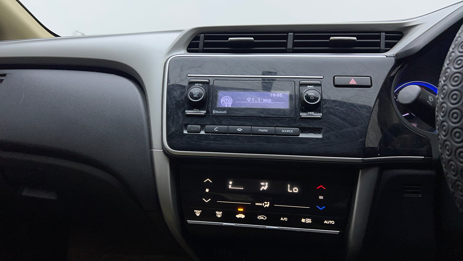 Used 2016 Honda City SV CVT Petrol Automatic top_features Integrated (in-dash) music system