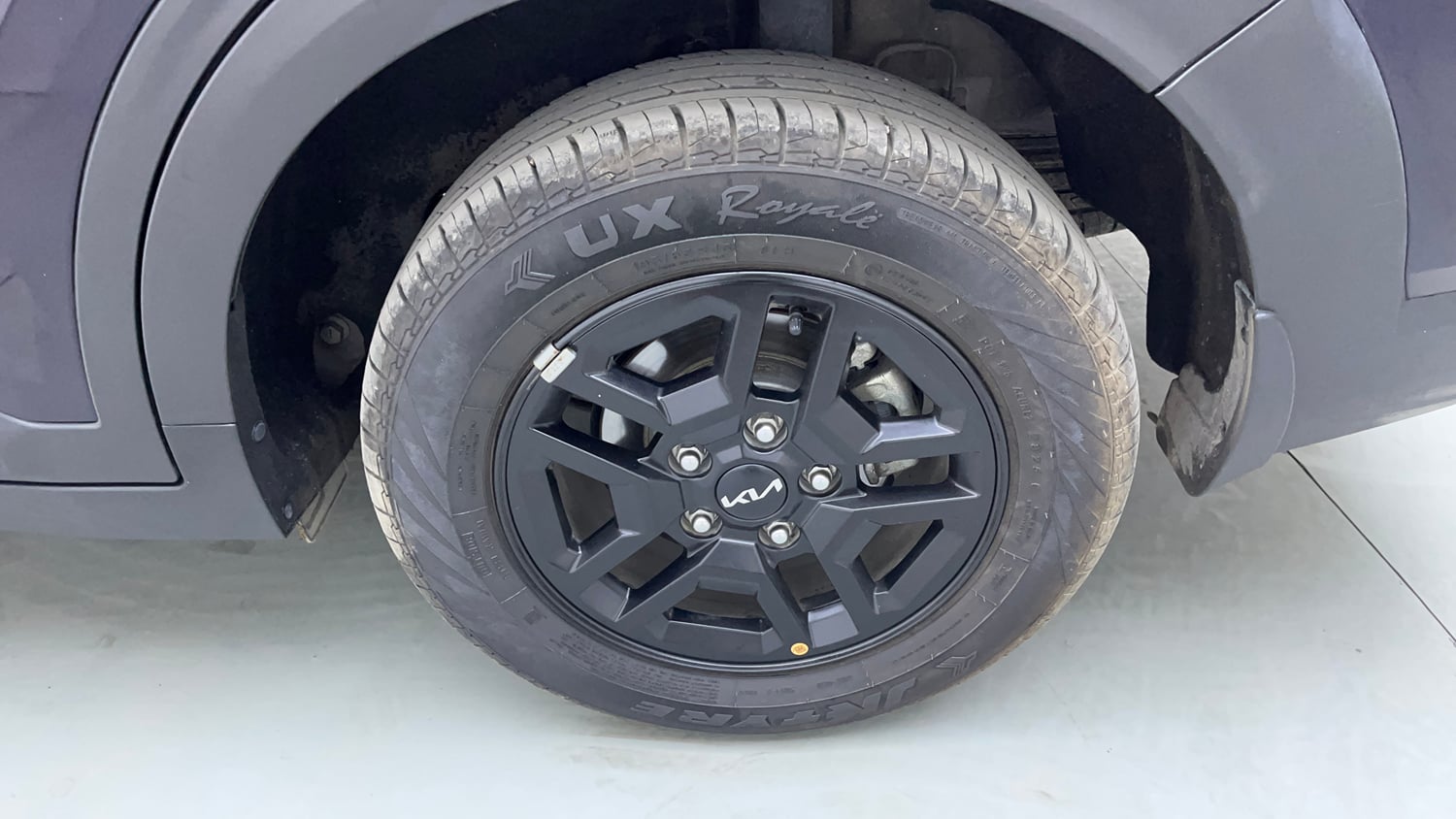 Used 2025 Kia Carens Clavis HTK 1.5 Petrol MT Petrol Manual tyres LEFT REAR TYRE RIM VIEW