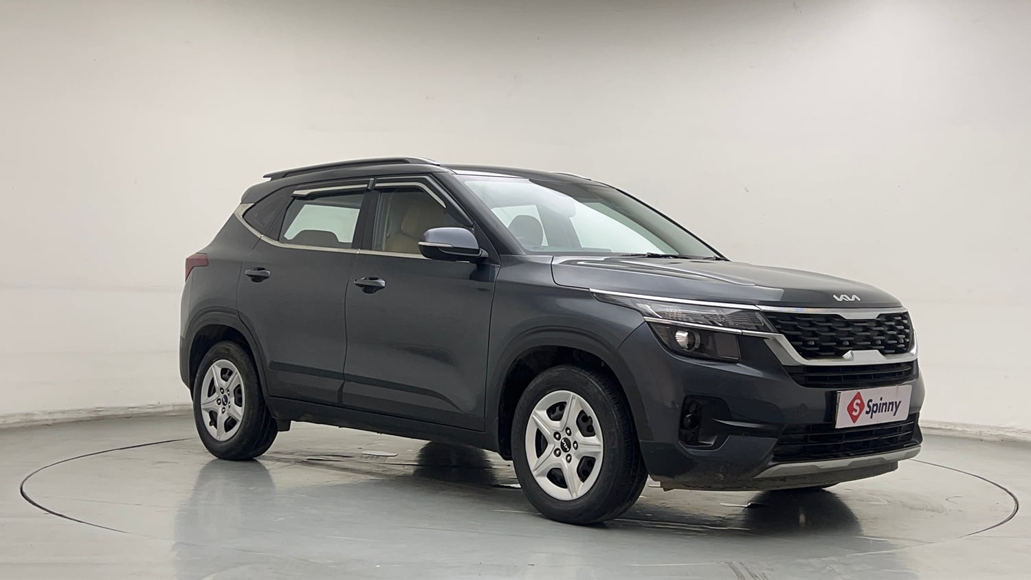 Used 2023 Kia Seltos HTK 1.5 Petrol Manual exterior RIGHT FRONT CORNER VIEW