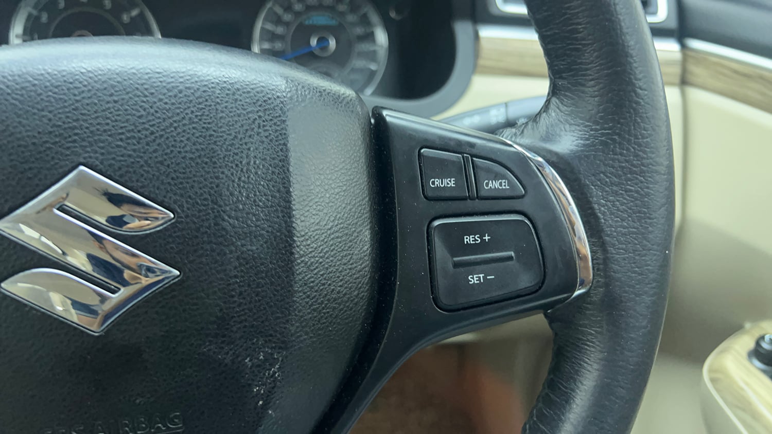 Used 2020 Maruti Suzuki Ciaz Alpha 1.5 AT Petrol Automatic top_features Cruise control