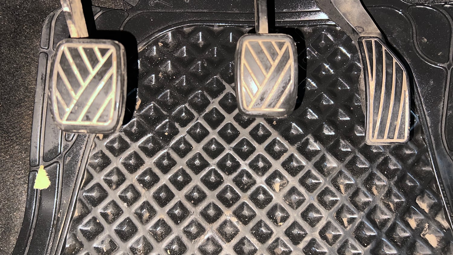 Used 2015 Maruti Suzuki Swift VXi Petrol Manual interior PEDALS VIEW
