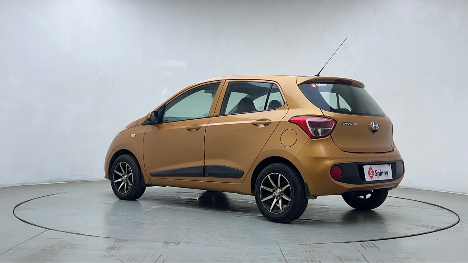 Used 2018 Hyundai Grand i10 Magna 1.2 Kappa VTVT Petrol Manual exterior LEFT REAR CORNER VIEW