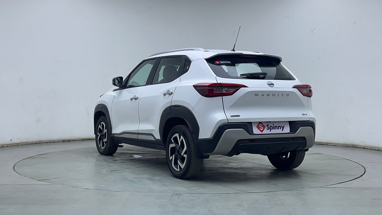 Used 2021 Nissan Magnite XV Turbo CVT Petrol Automatic exterior LEFT REAR CORNER VIEW