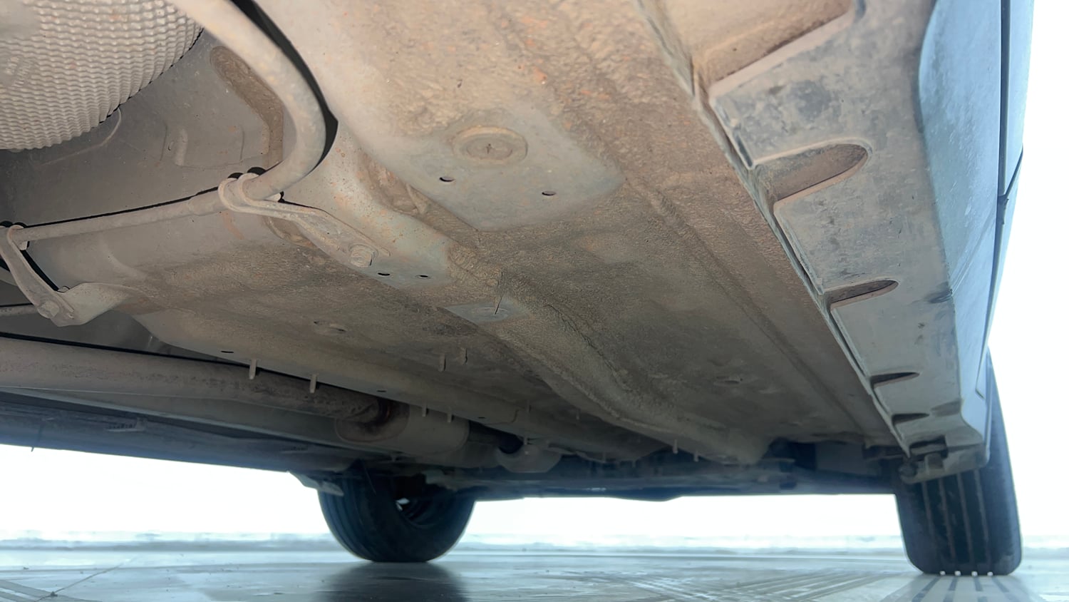Used 2024 Kia Sonet HTK Plus 1.2 Petrol+Cng (outside fitted) Cng Manual extra REAR RIGHT UNDERBODY VIEW