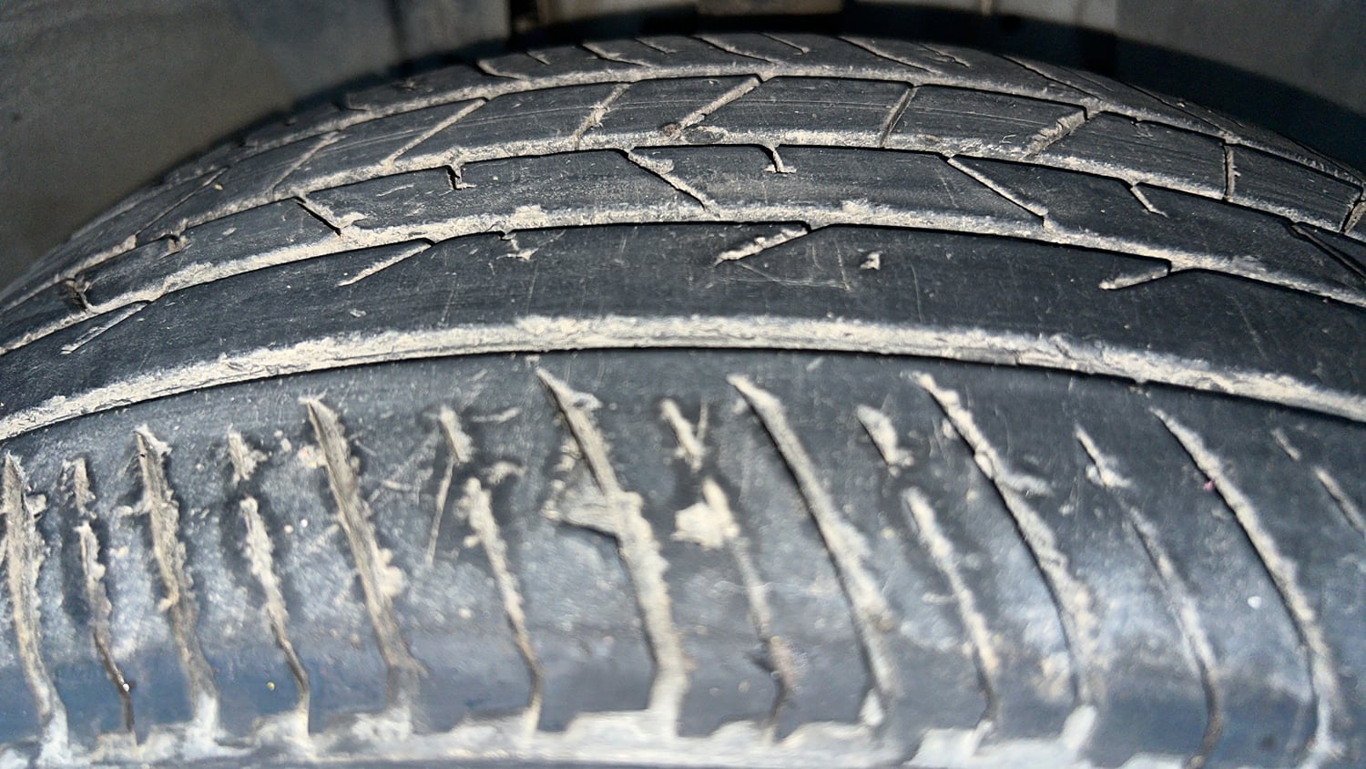 Used 2022 Renault Kiger RXZ Turbo CVT Petrol Automatic tyres RIGHT FRONT TYRE TREAD VIEW