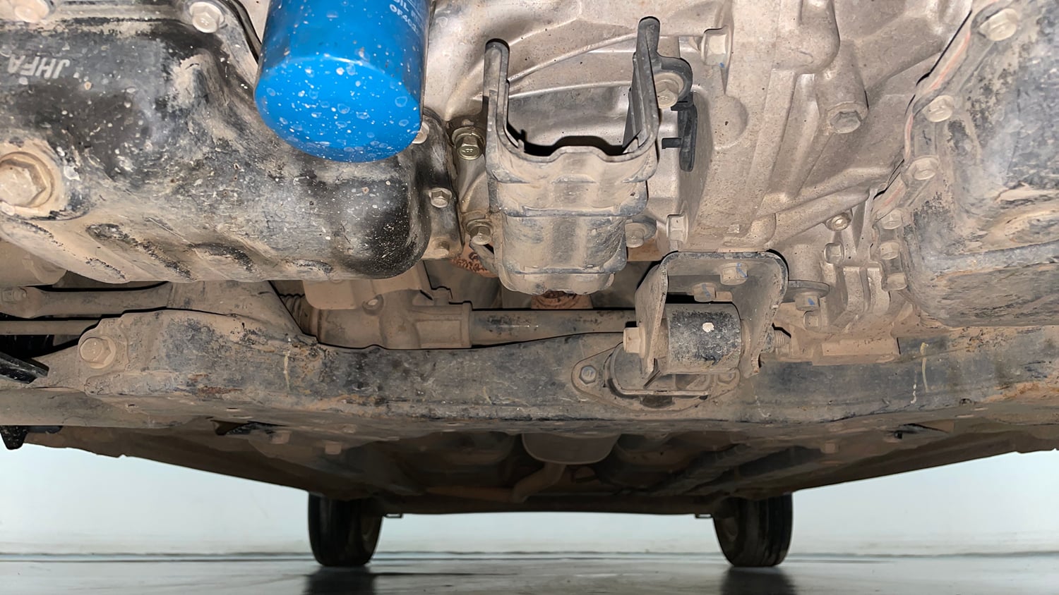 Used 2014 Hyundai Grand i10 Asta AT 1.2 Kappa VTVT Petrol Automatic extra FRONT LEFT UNDERBODY VIEW
