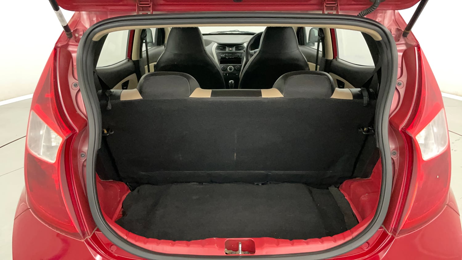 Used 2017 Hyundai Eon Era + Petrol Manual interior DICKY INSIDE VIEW