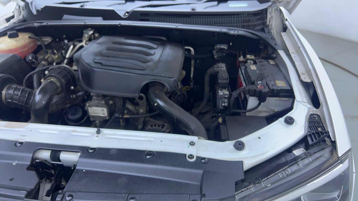 Used 2024 Mahindra Scorpio N Z8 L Diesel AT 2WD 7 STR Diesel Automatic engine ENGINE LEFT SIDE VIEW