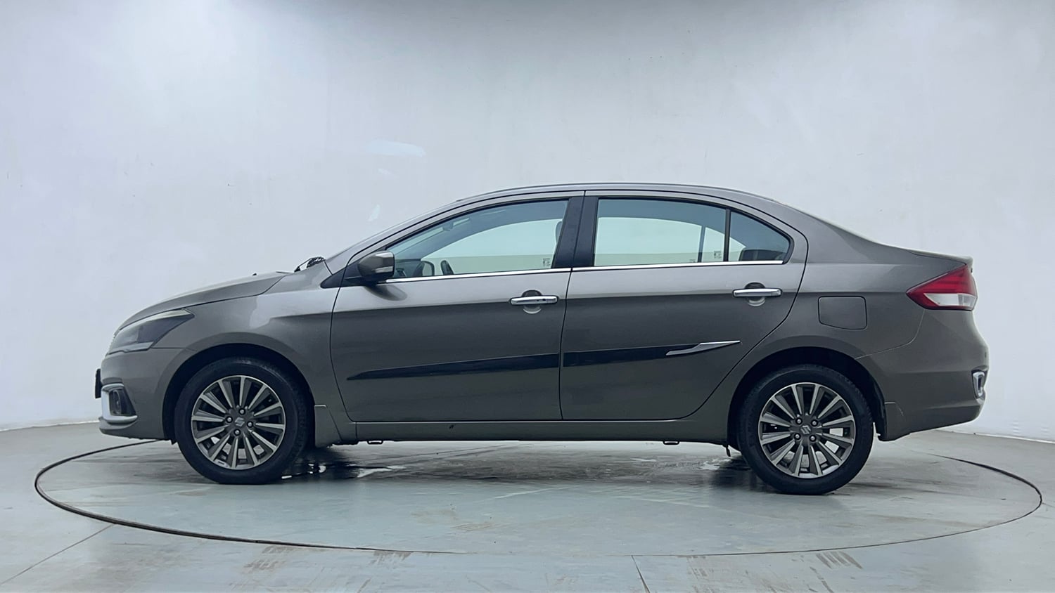 Used 2020 Maruti Suzuki Ciaz Alpha 1.5 AT Petrol Automatic exterior LEFT SIDE VIEW