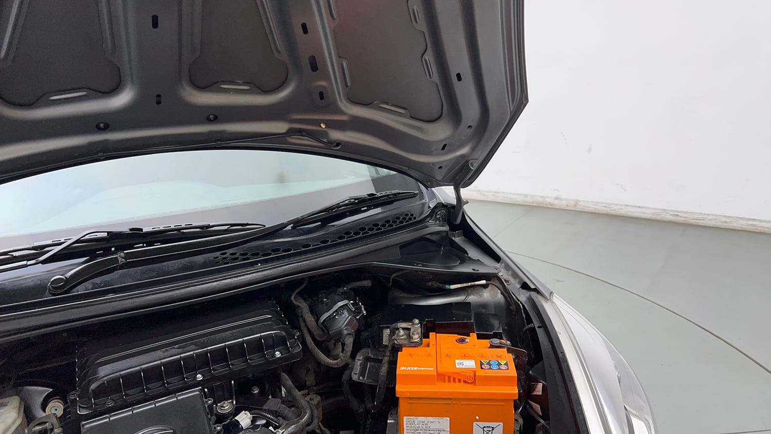 Used 2018 Tata Tiago Revotron XZ Petrol Manual engine ENGINE LEFT SIDE HINGE & APRON VIEW