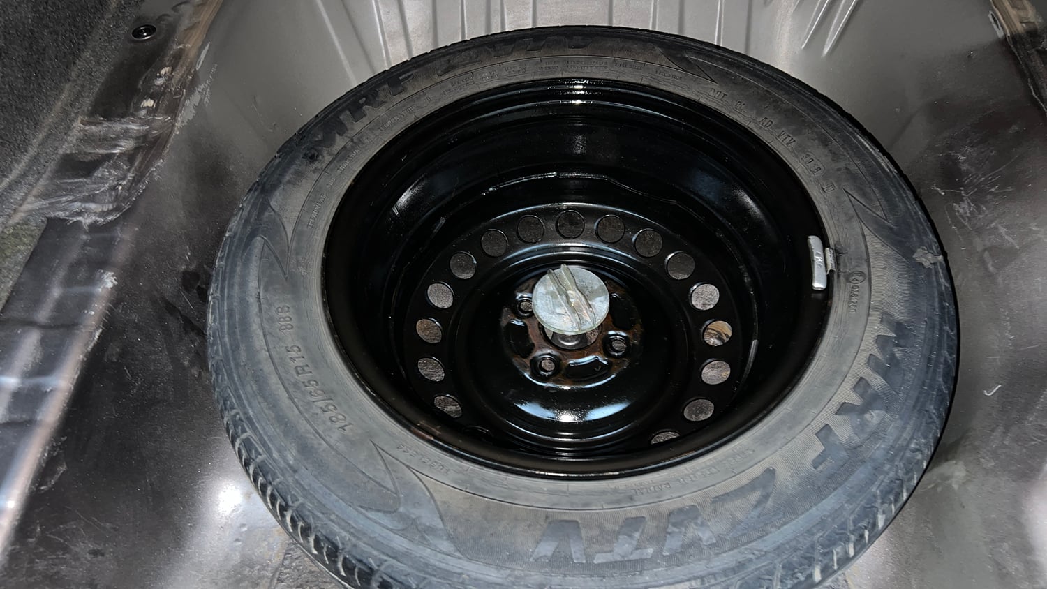 Used 2015 Honda City V Petrol Manual tyres SPARE TYRE VIEW