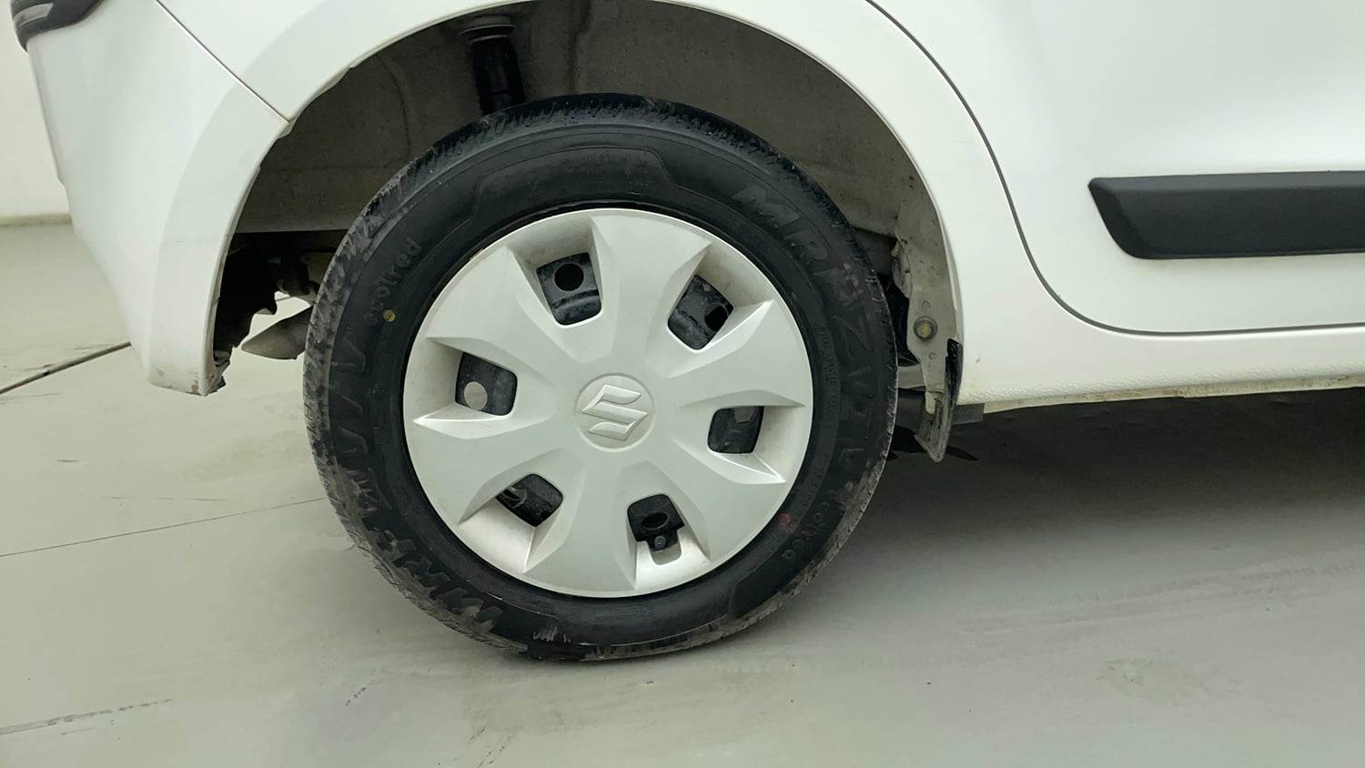 Used 2025 Maruti Suzuki Wagon R VXI 1.0 CNG Cng Manual tyres RIGHT REAR TYRE RIM VIEW