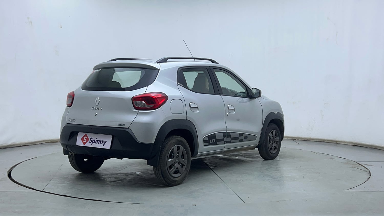 Used 2017 Renault Kwid 1.0 RXT AMT Petrol Automatic exterior RIGHT REAR CORNER VIEW