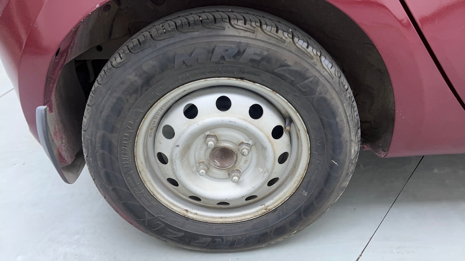 Used 2014 Hyundai i10 Era 1.1 iRDE2 Petrol Manual tyres RIGHT REAR TYRE RIM VIEW