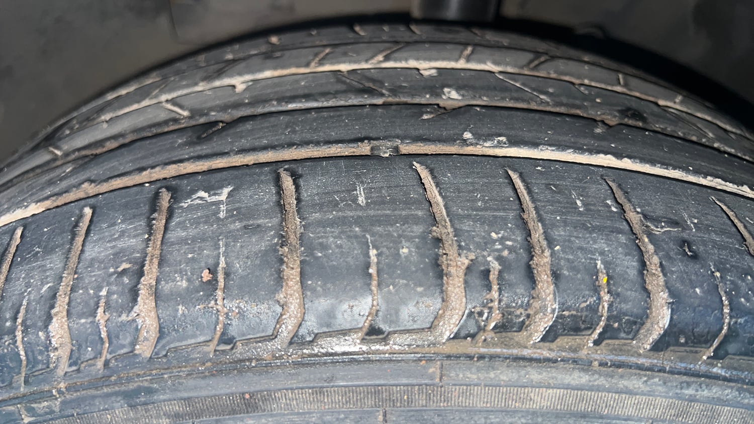 Used 2022 Hyundai Venue SX Plus 1.0 Turbo DCT Petrol Automatic tyres LEFT FRONT TYRE TREAD VIEW