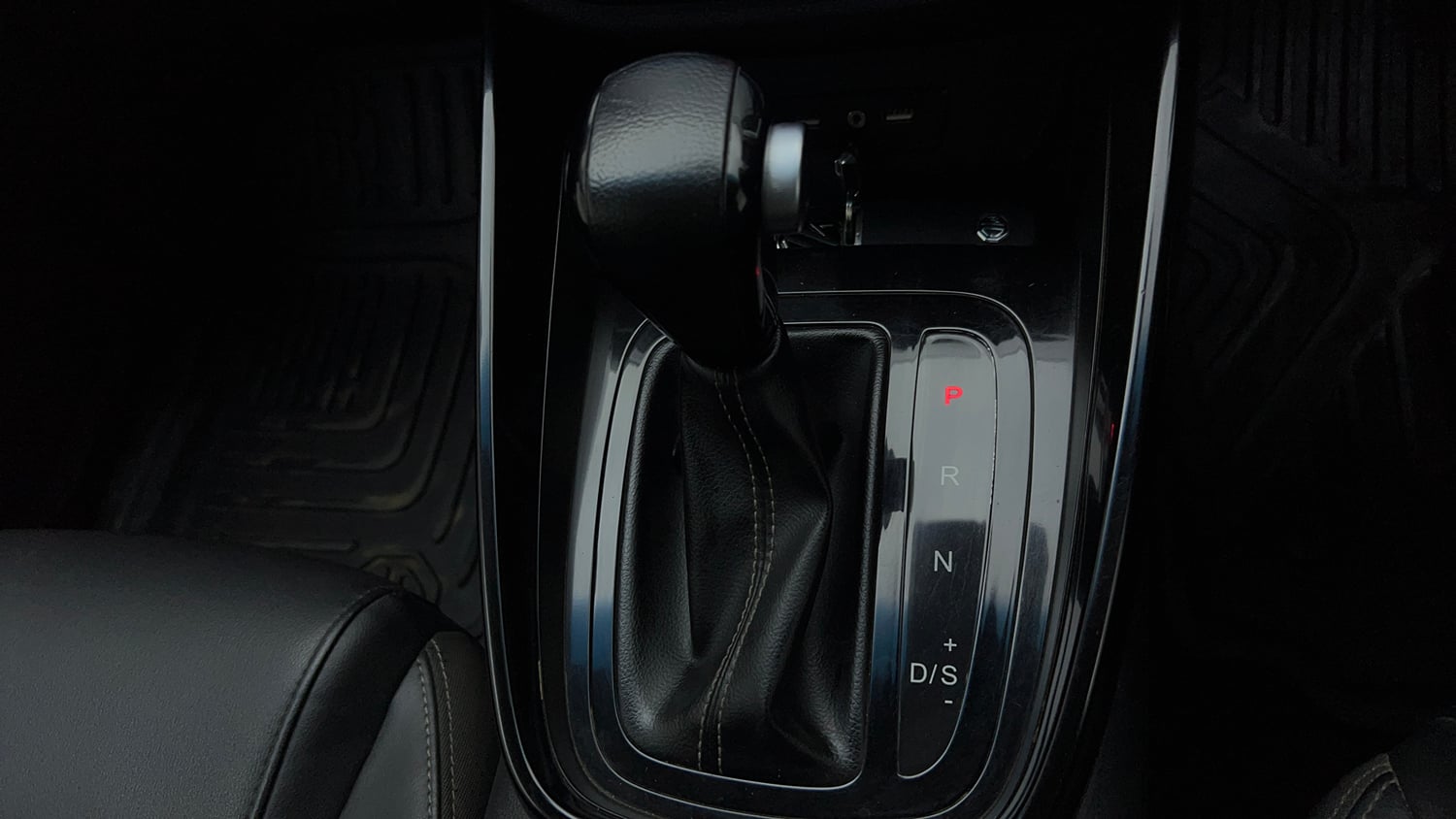 Used 2019 MG Motors Hector Sharp 1.5 DCT Petrol Petrol Automatic interior GEAR  KNOB VIEW