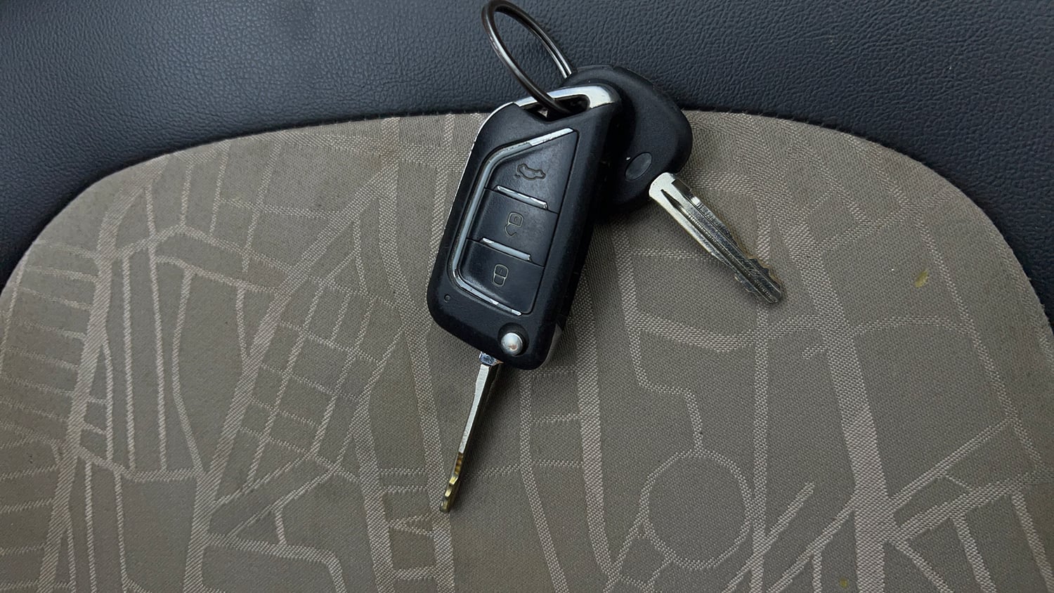 Used 2019 Hyundai Grand i10 Sportz 1.2 Kappa VTVT Petrol Manual extra CAR KEY VIEW