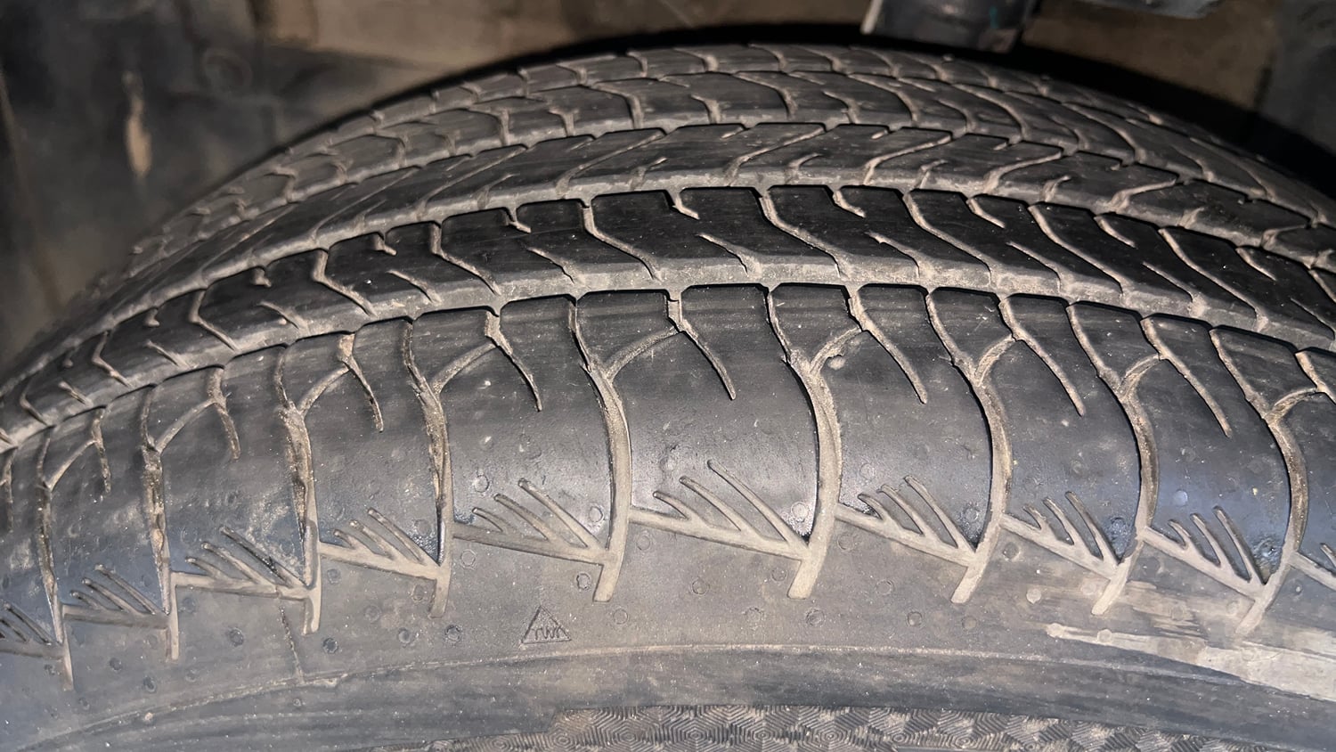Used 2023 Maruti Suzuki Grand Vitara Delta Smart Hybrid Petrol Manual tyres LEFT FRONT TYRE TREAD VIEW
