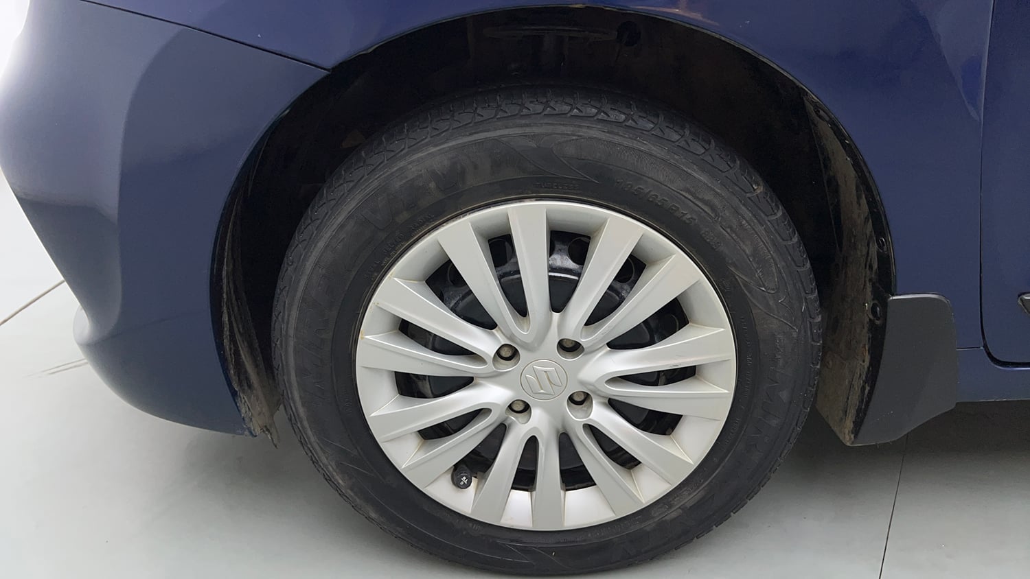 Used 2019 Maruti Suzuki Baleno Delta Petrol Manual tyres LEFT FRONT TYRE RIM VIEW