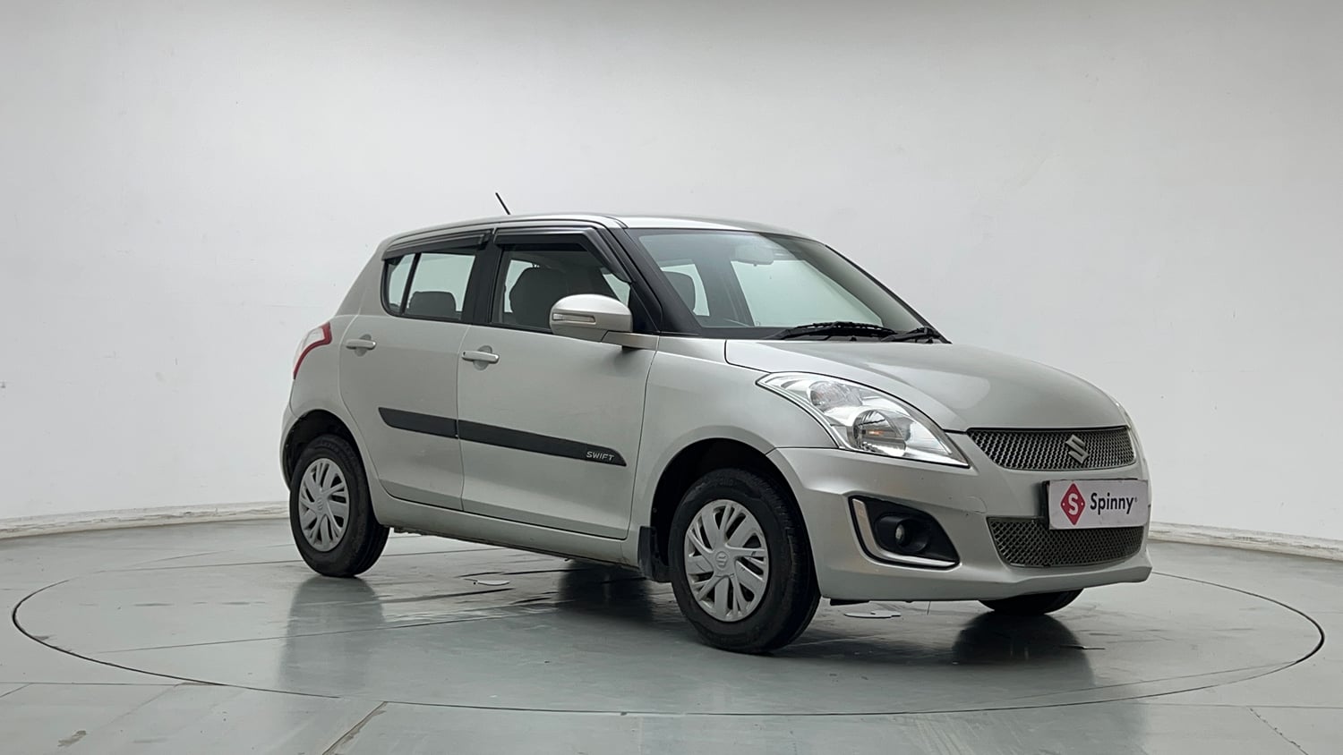 Used 2015 Maruti Suzuki Swift VXi Petrol Manual exterior RIGHT FRONT CORNER VIEW