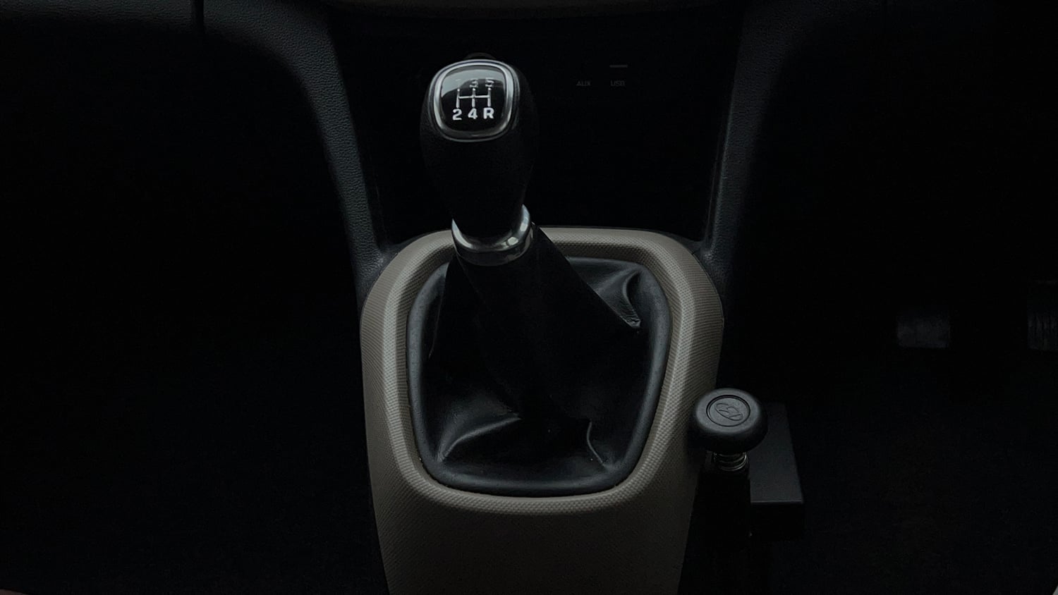 Used 2015 Hyundai Grand i10 Sportz 1.2 Kappa VTVT Petrol Manual interior GEAR  KNOB VIEW