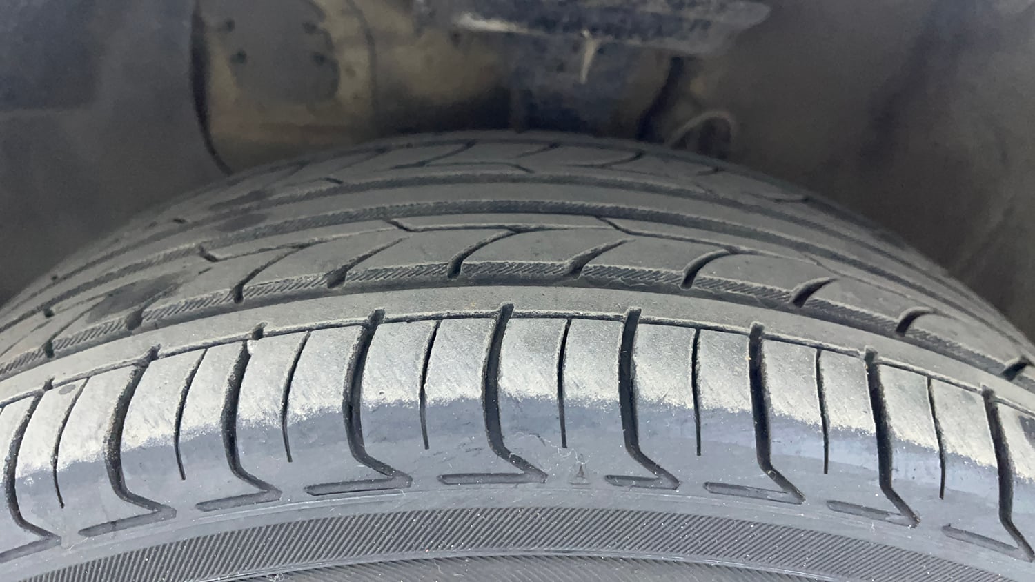 Used 2018 Hyundai Elite i20 Asta 1.2 Dual Tone Petrol Manual tyres LEFT FRONT TYRE TREAD VIEW