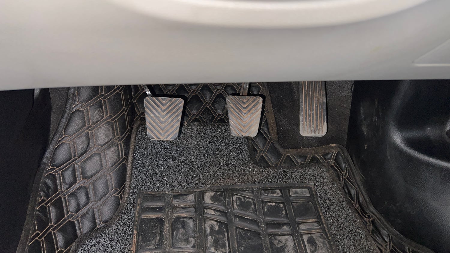 Used 2022 Kia Seltos HTX 1.5 Petrol Manual interior PEDALS VIEW