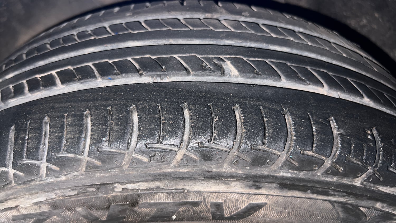 Used 2019 Hyundai Elite i20 Sportz Plus 1.2 CVT Petrol Automatic tyres LEFT FRONT TYRE TREAD VIEW