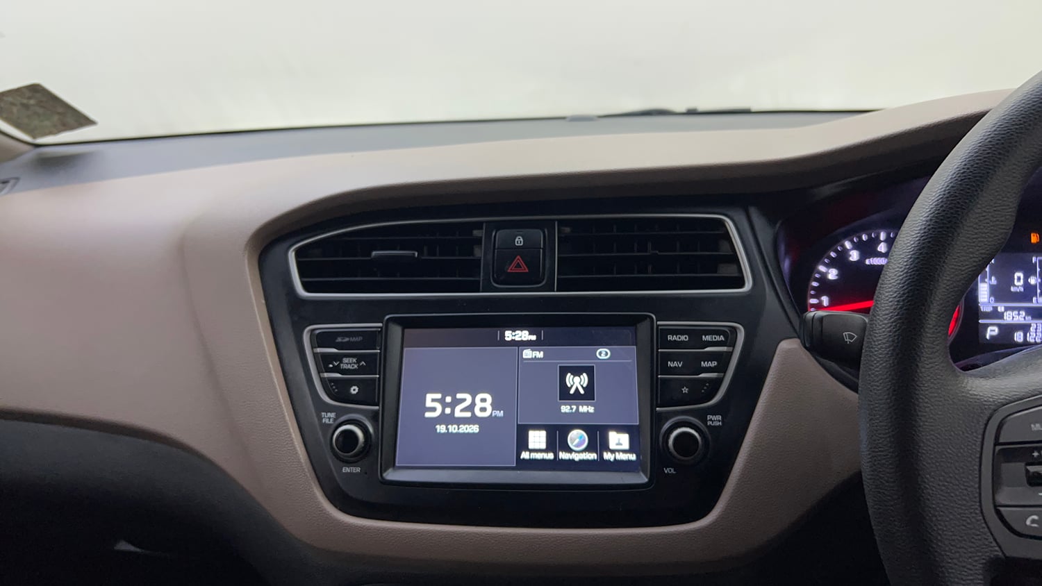 Used 2019 Hyundai Elite i20 Sportz Plus 1.2 CVT Petrol Automatic top_features Touch screen infotainment system