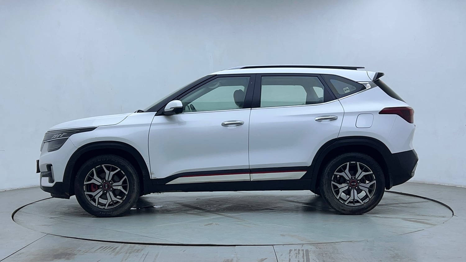 Used 2020 Kia Seltos GTX Plus DCT 1.4 Petrol Automatic exterior LEFT SIDE VIEW