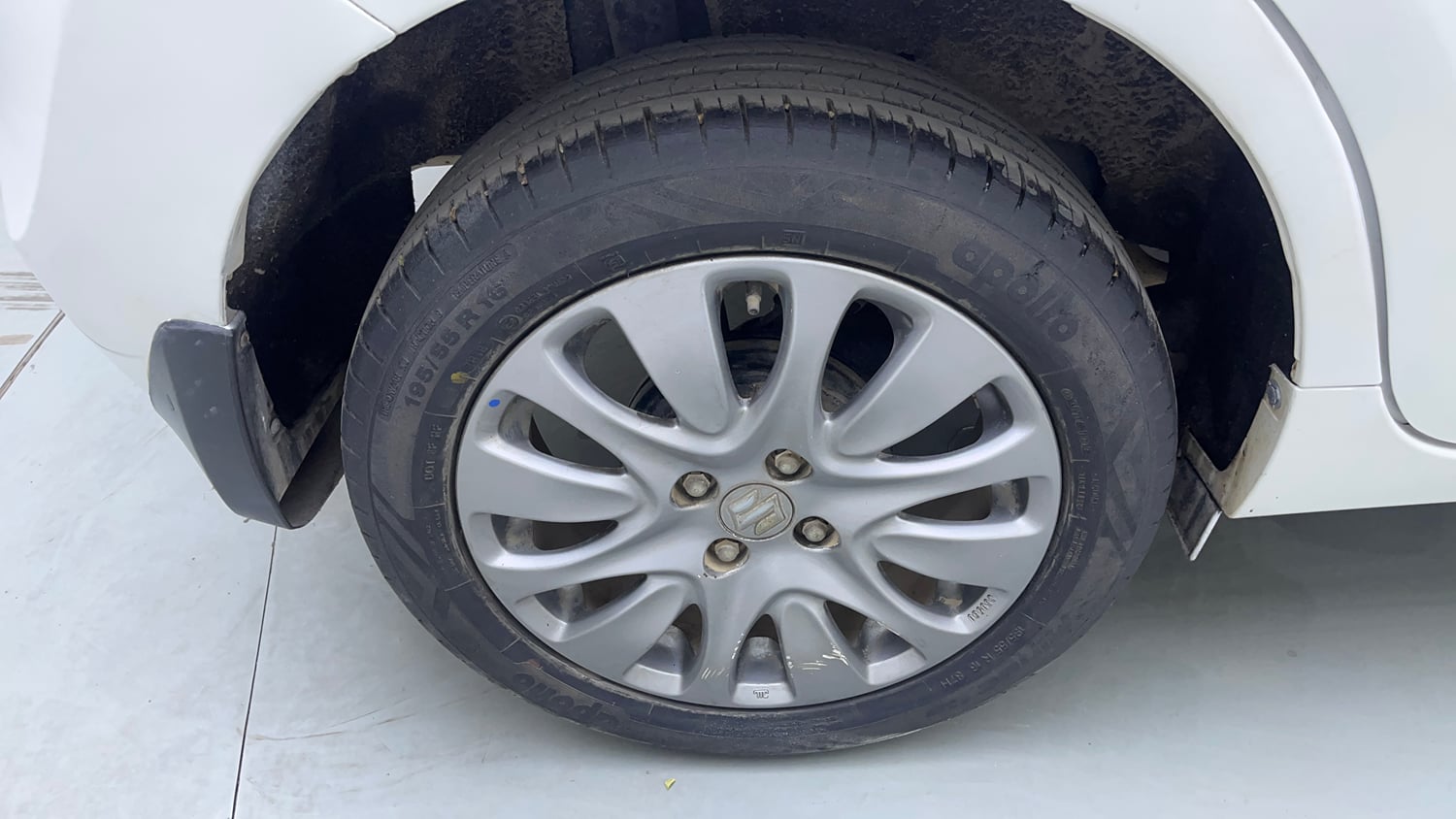 Used 2018 Maruti Suzuki Baleno Alpha 1.2 AT Petrol Automatic tyres RIGHT REAR TYRE RIM VIEW