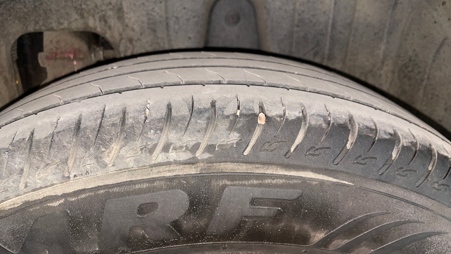 Used 2022 Mahindra XUV 300 W8 (O) 1.5 Diesel AMT Diesel Automatic tyres LEFT REAR TYRE TREAD VIEW