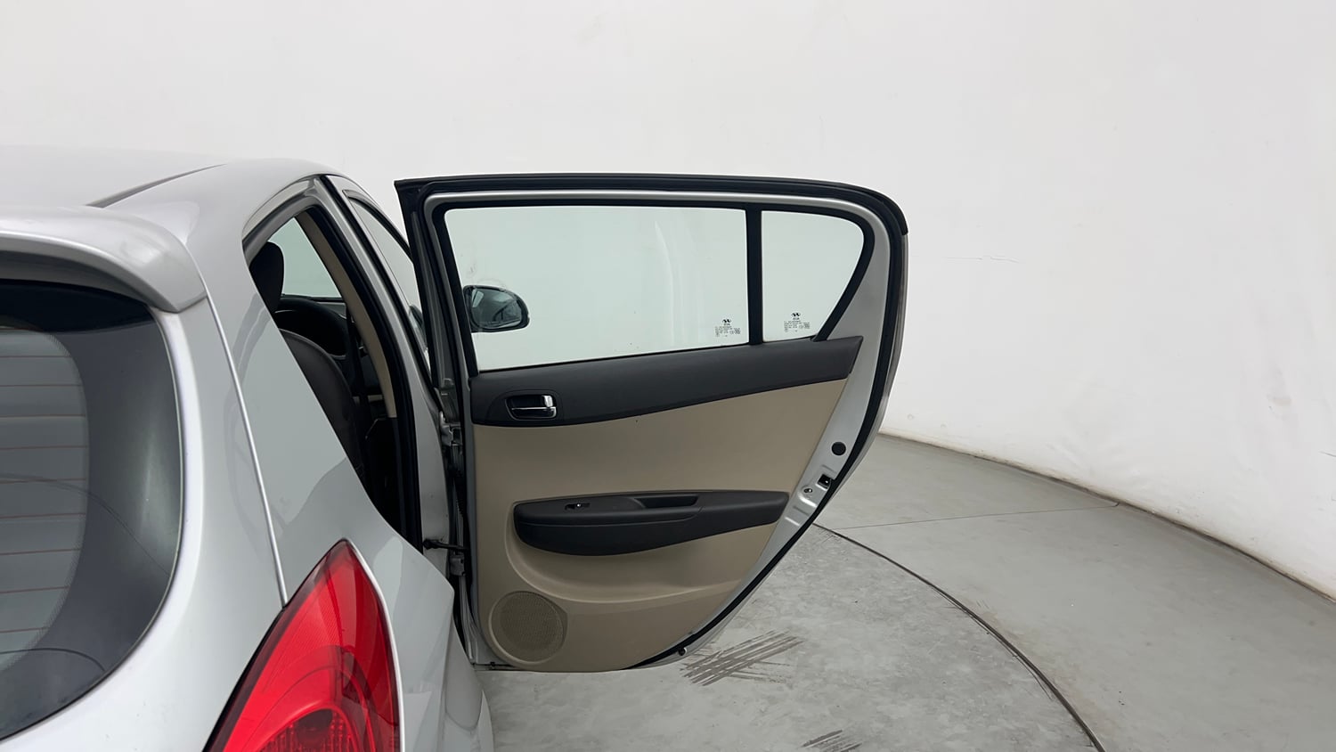 Used 2012 Hyundai i20 Asta 1.4 CRDI Diesel Manual interior RIGHT REAR DOOR OPEN VIEW