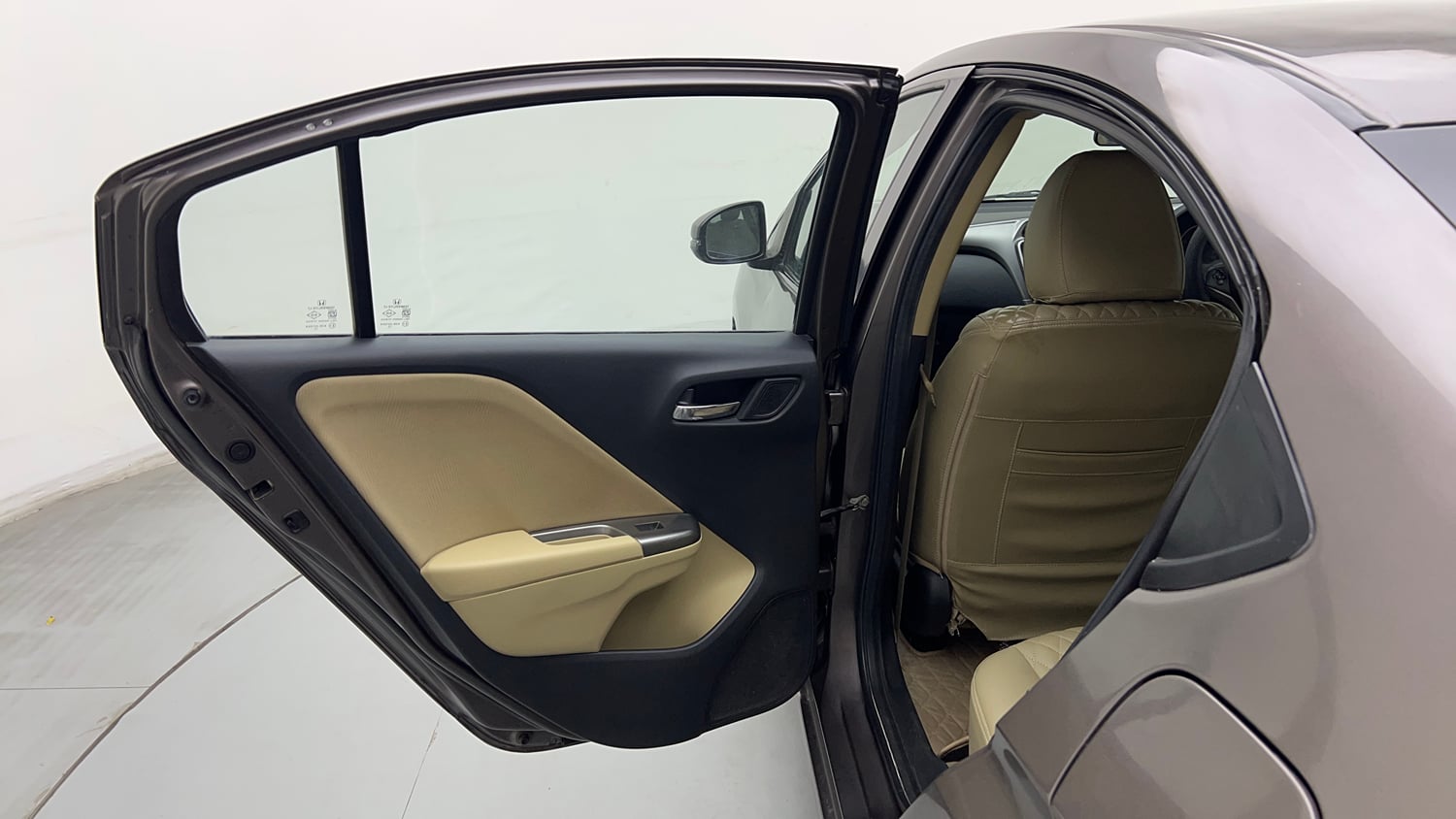 Used 2015 Honda City V Petrol Manual interior LEFT REAR DOOR OPEN VIEW