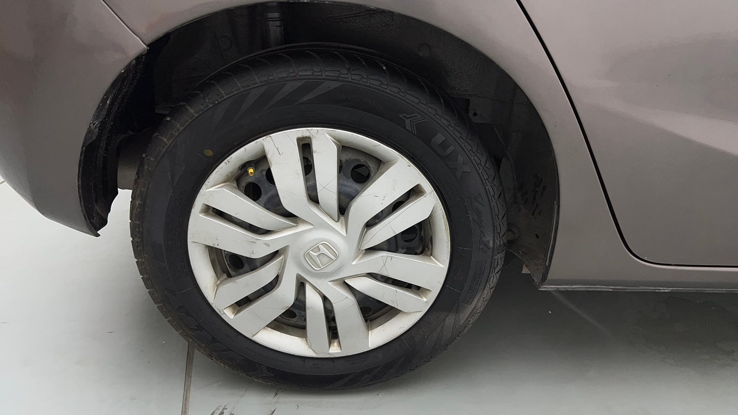 Used 2015 Honda Jazz S MT Petrol Manual tyres RIGHT REAR TYRE RIM VIEW