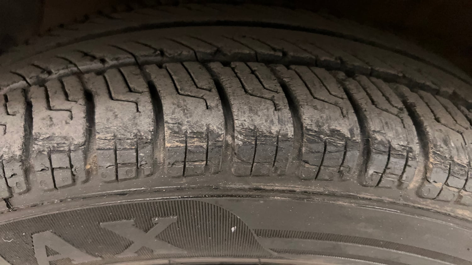 Used 2015 Hyundai Xcent S 1.2 Petrol Manual tyres LEFT FRONT TYRE TREAD VIEW