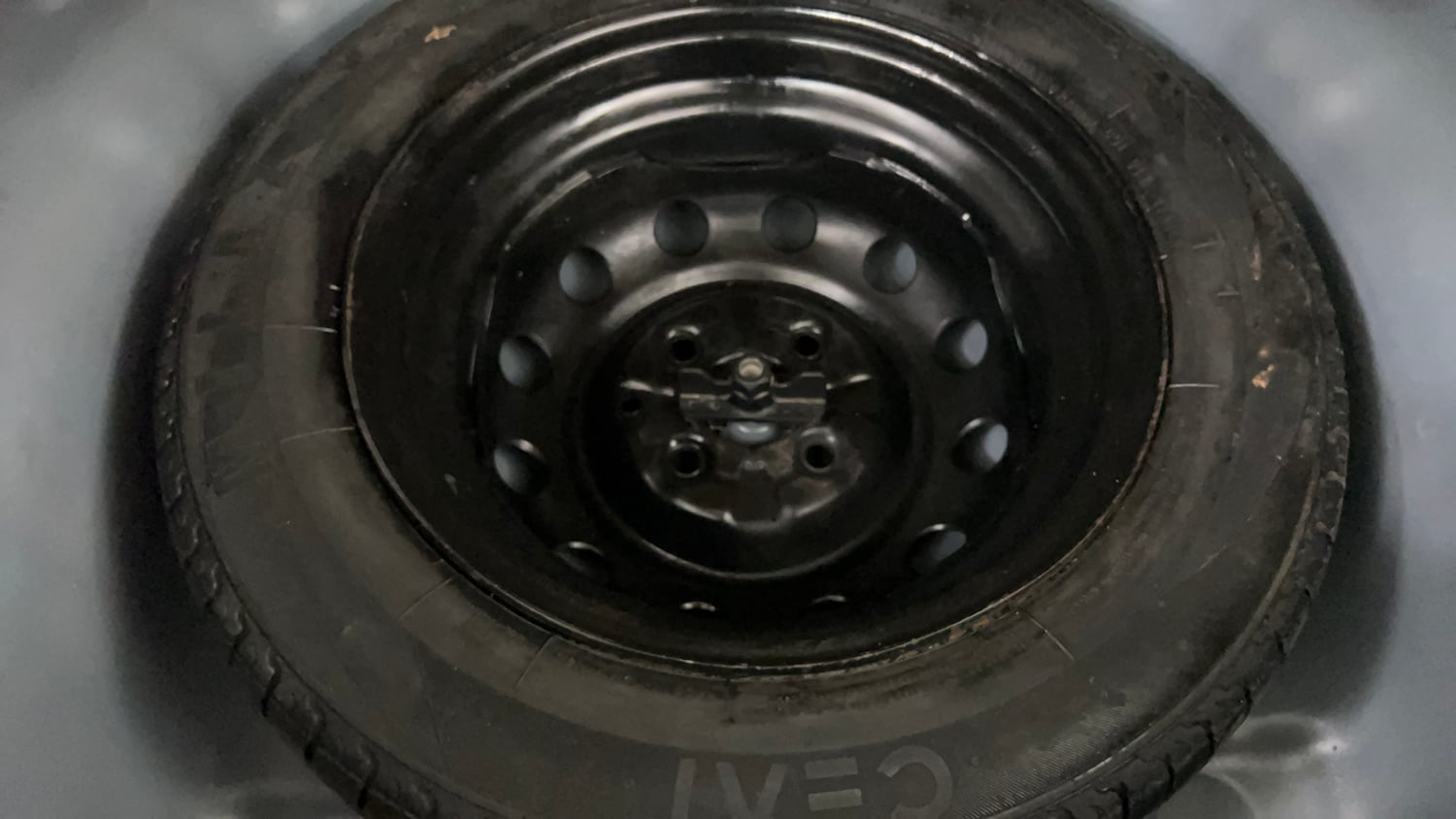 Used 2017 Hyundai Eon Magna + Petrol Manual tyres SPARE TYRE VIEW