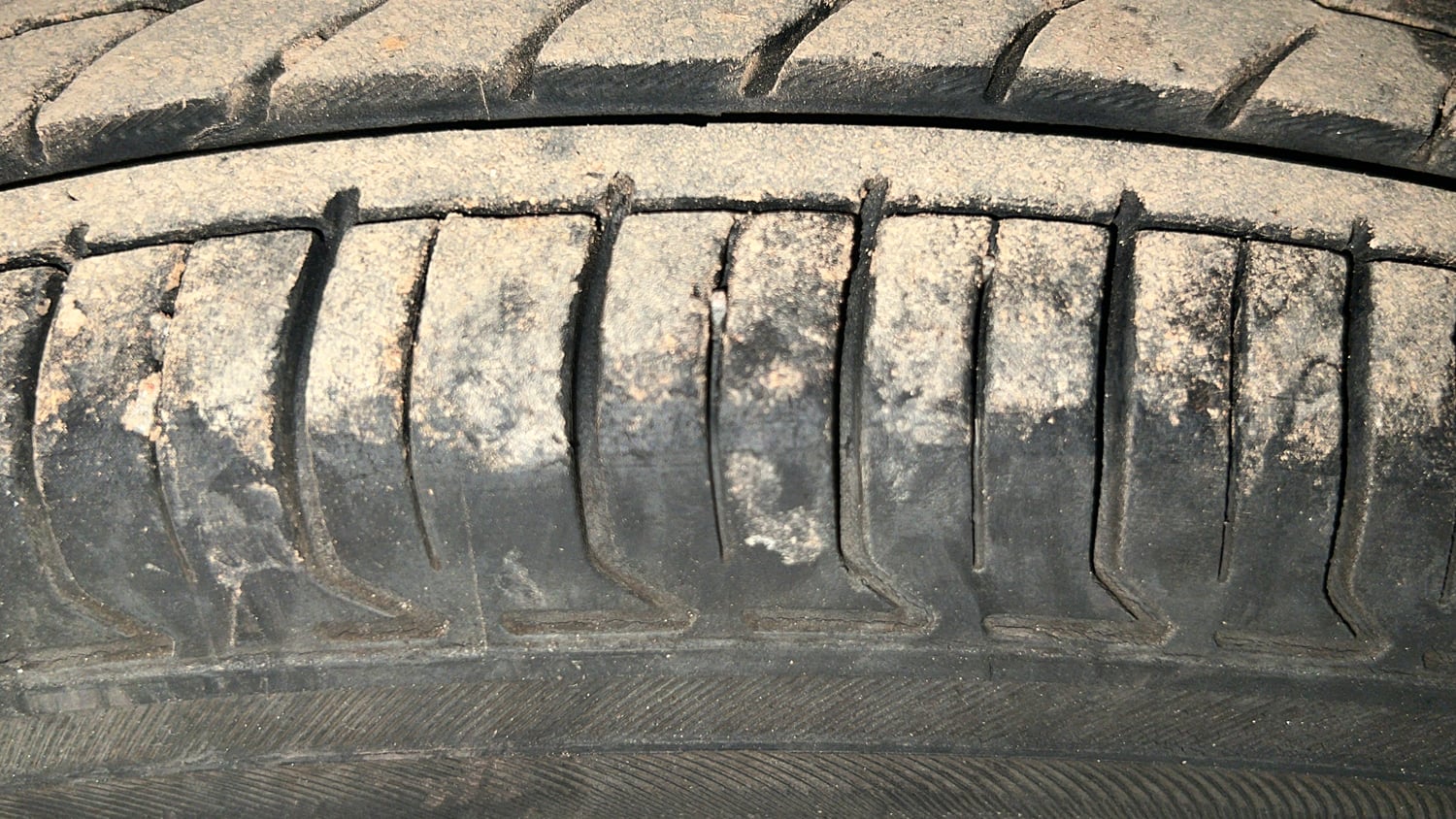 Used 2013 Honda Amaze 1.2 S i-VTEC Petrol Manual tyres LEFT REAR TYRE TREAD VIEW