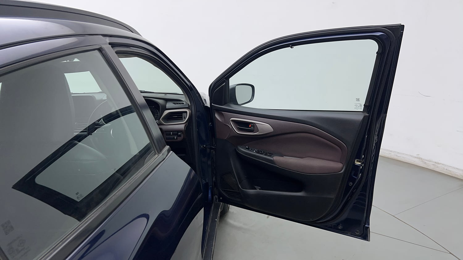 Used 2023 Maruti Suzuki Fronx Delta 1.2L MT Petrol Manual interior RIGHT FRONT DOOR OPEN VIEW