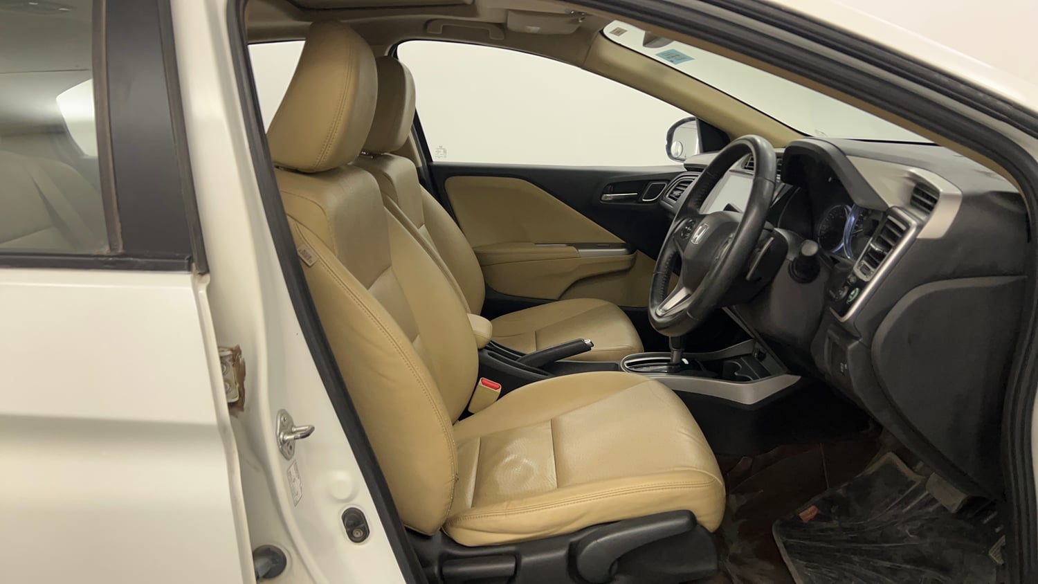 Used 2017 Honda City ZX CVT Petrol Petrol Automatic interior RIGHT SIDE FRONT DOOR CABIN VIEW