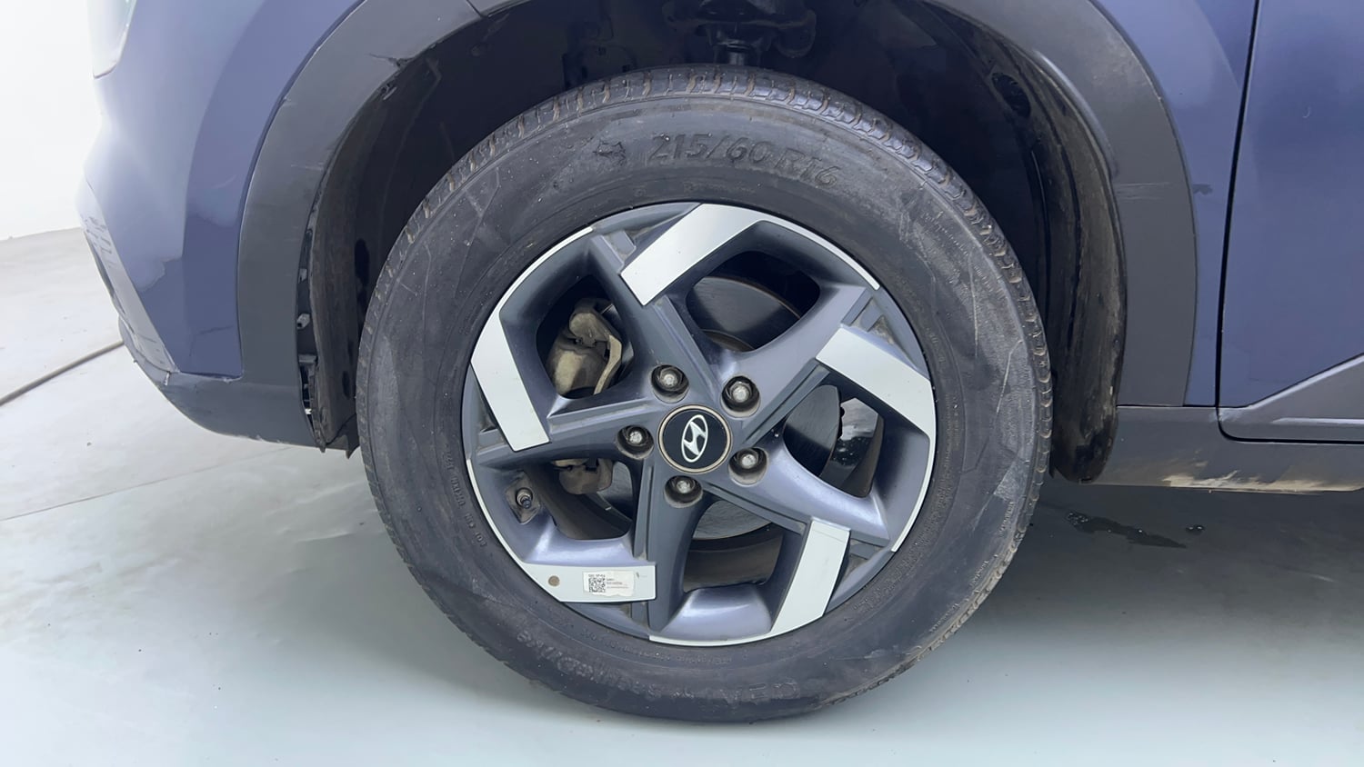 Used 2022 Hyundai Venue SX Plus 1.0 Turbo DCT Petrol Automatic tyres LEFT FRONT TYRE RIM VIEW