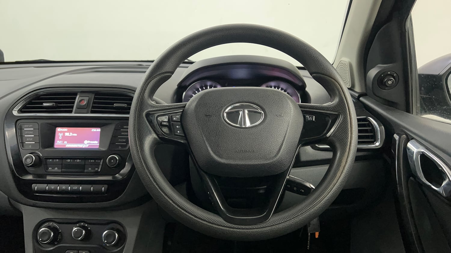 Used 2019 Tata Tigor Revotron XZA Petrol Automatic interior STEERING VIEW