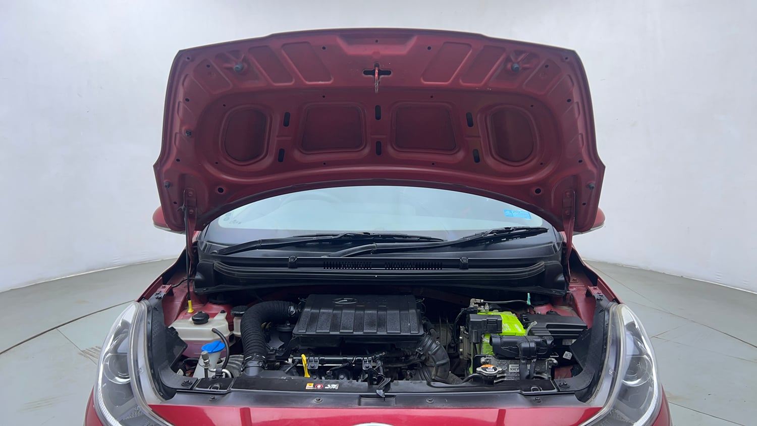 Used 2021 Hyundai Aura SX Plus 1.2 AMT Petrol Petrol Automatic engine ENGINE & BONNET OPEN FRONT VIEW