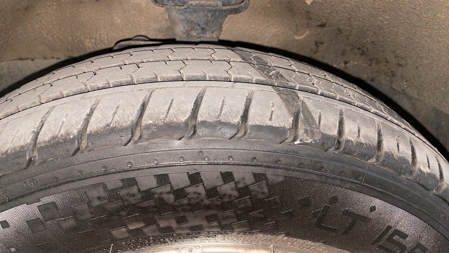 Used 2020 Maruti Suzuki Eeco 5 STR WITH A/C+HTR Petrol Manual tyres LEFT FRONT TYRE TREAD VIEW
