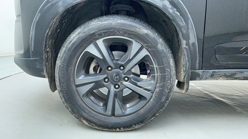 Used 2024 Tata Nexon Creative 1.2 Petrol 6MT Dark Edition Petrol Manual tyres LEFT FRONT TYRE RIM VIEW