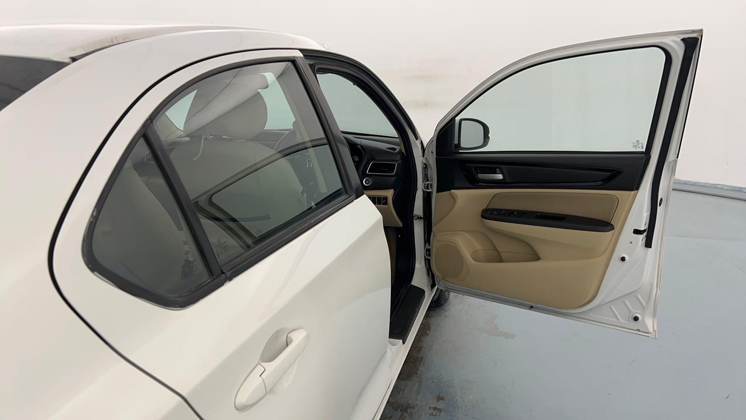 Used 2021 Honda Amaze 1.2 V MT Petrol Petrol Manual interior RIGHT FRONT DOOR OPEN VIEW