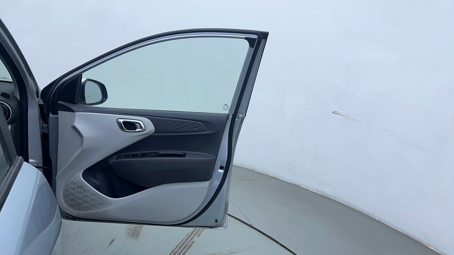 Used 2021 Hyundai Grand i10 Nios Sportz 1.2 Kappa VTVT CNG Cng Manual interior RIGHT FRONT DOOR OPEN VIEW