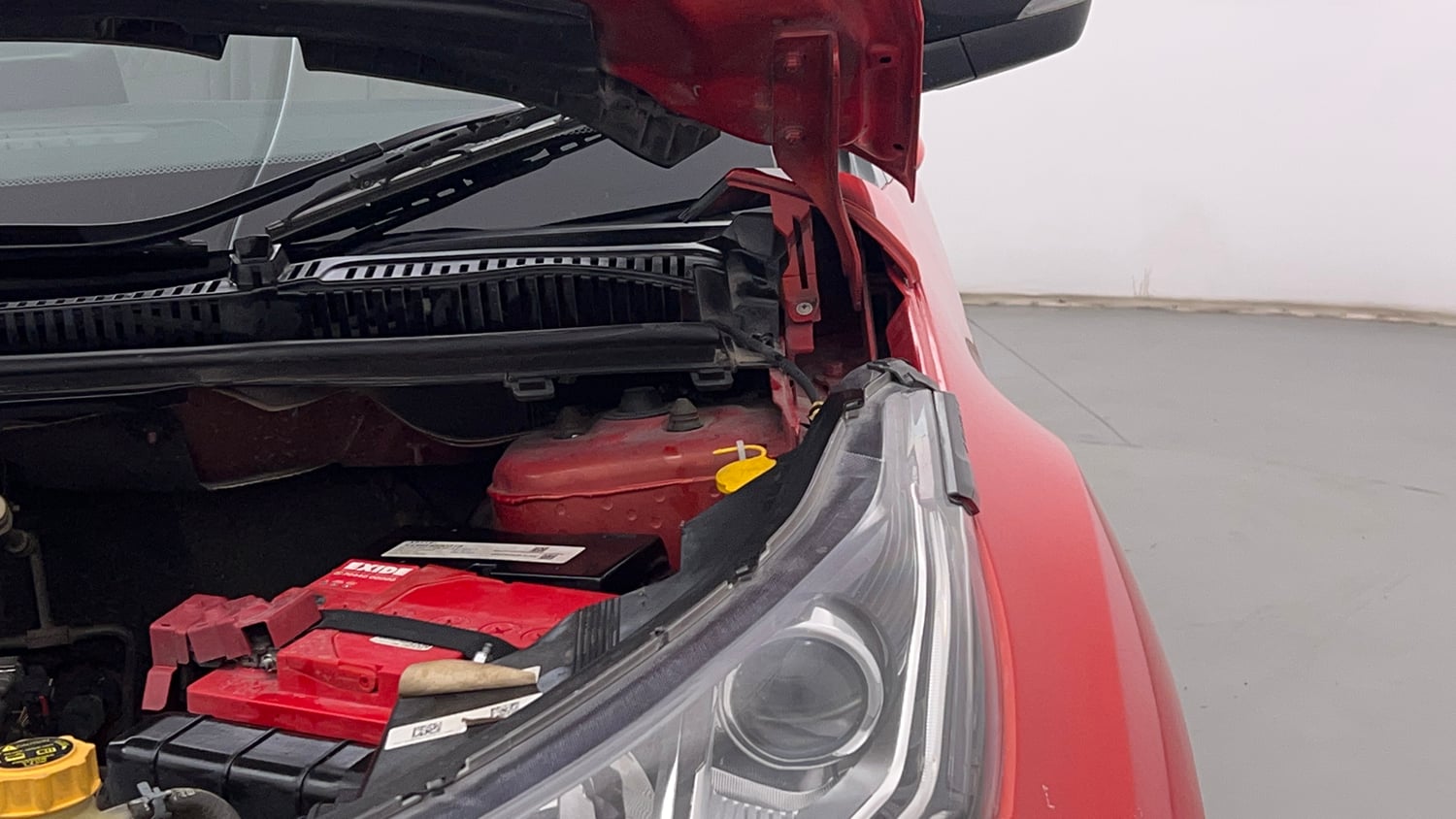 Used 2022 Tata Nexon XZA Plus  (S) Dual Tone Petrol Automatic engine ENGINE LEFT SIDE HINGE & APRON VIEW