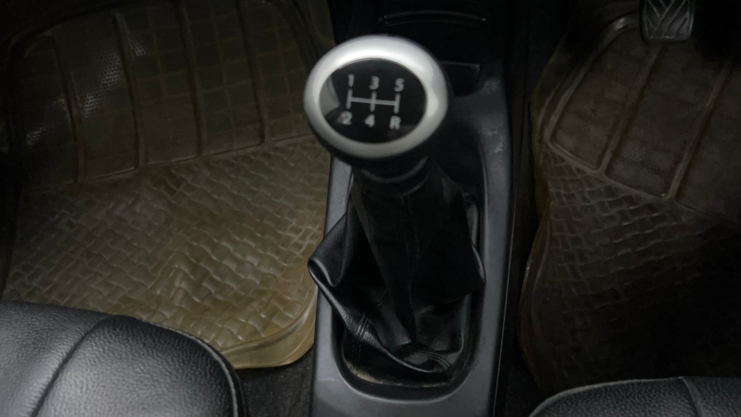 Used 2017 Maruti Suzuki Wagon R 1.0 LXI CNG (outside fitted) Cng Manual interior GEAR  KNOB VIEW