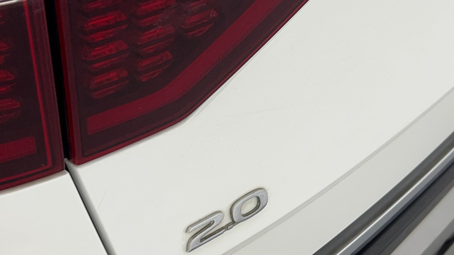 Used 2022 Hyundai Alcazar Signature (O) 6 STR 2.0 Petrol AT Dual Tone Petrol Automatic dents MINOR SCRATCH